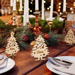 Support 3D Personnalisé Arbre de Noël en bois Noms de table pour le dîner de Noël Cadeau pour la famille et les amis