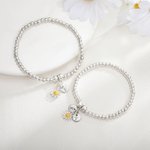 Personalisierte Perlen Armband mit Gänseblümchen Charme und eingraviert Initial Geschenk für ihr Baby Dusche