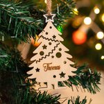 Support 3D Personnalisé Arbre de Noël en bois Noms de table pour le dîner de Noël Cadeau pour la famille et les amis