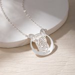 Collana personalizzata fatta a mano in argento sterling con volto di cane e nome inciso Regalo di Natale in memoria per gli amanti dei cani