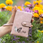 Gepersonaliseerde Tri-Fold Butterfly Geboortebloem Leren Portemonnee met Munthouder Verjaardag Kerstcadeau voor Vrouw