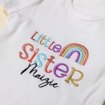 Gepersonaliseerd 100% Katoen Geborduurde Afdrukken Regenboog Unisex T-shirt en Onesie Set met Naam Bijpassende Set Verjaardagscadeau voor Nieuwe Moede