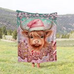 Coperta in pile personalizzata con cappello rosa di Babbo Natale e pan di zenzero per i fan delle mucche delle Highlands