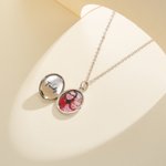 Collier Médaillon Gravé Personnalisé avec Photo Texte 1-4 Fleurs de Naissance Cadeau de Fête des Mères pour Femme