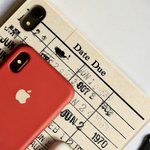 Gepersonaliseerde Retro Bibliotheek Datum Verschuldigd Kaart Ontwerp Hoesje voor iPad met Potloodhouder Verjaardagscadeaus voor Boekenliefhebbers Leze