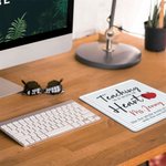 Personalisierte Lehre ist ein Werk des Herzens Mauspad mit Namen und Text Büro Dekoration Thanksgiving Geburtstag Geschenk für Lehrer