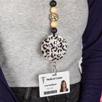Lanyard personnalisé pailleté animal imprimé léopard avec perles et nom Appréciation Cadeau de rentrée pour les enseignants Infirmière