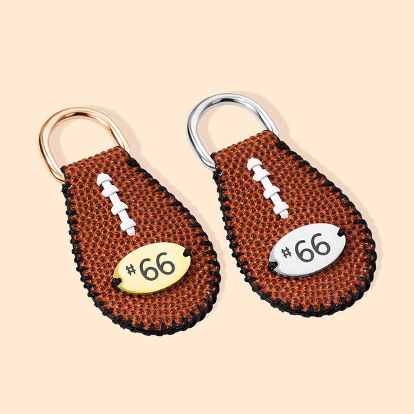 Personalisierte Leder-texturierte Fußball Schlüsselanhänger Tasche Tag mit Nummer Platte Sport Thema Accessoire Geschenk für Fußballspieler Sport-Enth