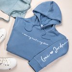 Gepersonaliseerde Ik Draag Mijn Hart Op Mijn Mouw Hoodie met Naam Cadeau voor Moeder Grootmoeder