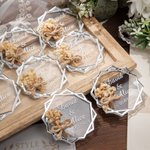 Aimant Frigo Personnalisé avec Nom du Couple Magnet Décor en Acrylique avec Fleurs Séchées Souvenir de Mariage pour Invités