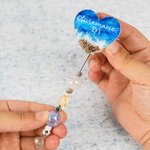 Enrouleur de badge en acrylique rétractable et perlé personnalisé Coeur de l'océan Cadeau d'anniversaire pour infirmière Médecin