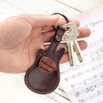 Plettro per chitarra in legno inciso personalizzato Custodia in pelle a forma di chitarra Portachiavi con testo Regalo di Natale per chitarrista music