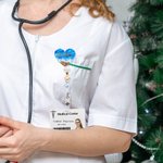 Enrouleur de badge en acrylique rétractable et perlé personnalisé Coeur de l'océan Cadeau d'anniversaire pour infirmière Médecin