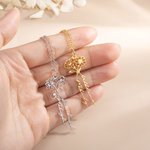 Collier de 2 Noms Verticaux Personnalisés avec Fleurs de Naissance Bijoux Minimalistes Cadeau Anniversaire Saint-Valentin pour Femme