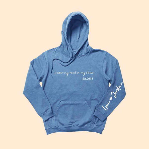 Gepersonaliseerde Ik Draag Mijn Hart Op Mijn Mouw Hoodie met Naam Cadeau voor Moeder Grootmoeder