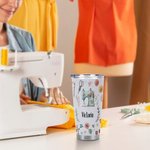 Henkilökohtainen ompelu teema Food Grade 20oz Tumbler kansi syntymäpäivä äitienpäivä lahja äidille ompelu rakastaja