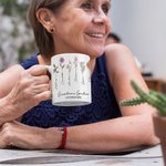 Tasse en Céramique Personnalisée avec 1à 15 Fleurs de Naissance et Nom Cadeau d'Anniversaire Fête des Mères pour Mère Grand-Mère