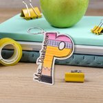 Portachiavi in acrilico personalizzato con iniziale e nome, stile matita di Graffiti.