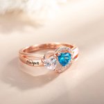 Anello promessa personalizzato con pietra di nascita a doppio cuore e testo inciso Regalo di San Valentino per lei