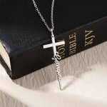 Personligt korshalsband med namn i sterlingsilver konfirmationspresent tjej guld silver roséguld unik gåva namnhalsband