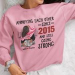 Sweatshirt personnalisé Annoying Each Other Since Many Years Sweatshirt Valentine's Day Anniversary Gift for Couples