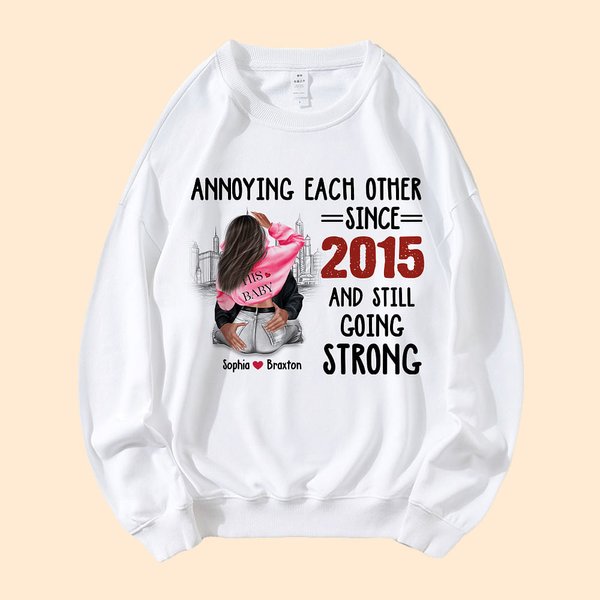 Sweatshirt personnalisé Annoying Each Other Since Many Years Sweatshirt Valentine's Day Anniversary Gift for Couples