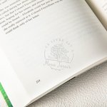 Tampon de Gaufrage Personnalisé avec Nom et Texte en Sac de Stockage Noir Pince à Gaufrer pour Librairie Cadeau Noël pour Lecteurs Club de Livres