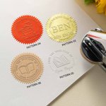 Sello en relieve personalizado con el tema de un libro Árbol del conocimiento con texto inicial para sobre de libro Regalo Ex Libris creativo para miembro de club de lectura Amante de la lectura