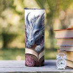 Personalisierte Blumenbuch Drache 20oz Skinny Tumbler mit Strohhalm und Reinigungsbürste tragbare Kaffeetasse Geburtstagsgeschenk für Leser Drachenlie