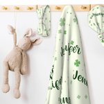 Couverture de naissance personnalisée avec nom Trèfle à quatre feuilles Cadeau de douche pour bébé à l'occasion de la Saint-Patrick