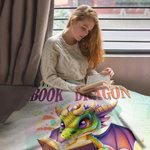 Couverture de Dessin Animé I Am A Book Dragon Personnalisée avec Nom Cadeau d'Anniversaire pour les Lecteurs Famille