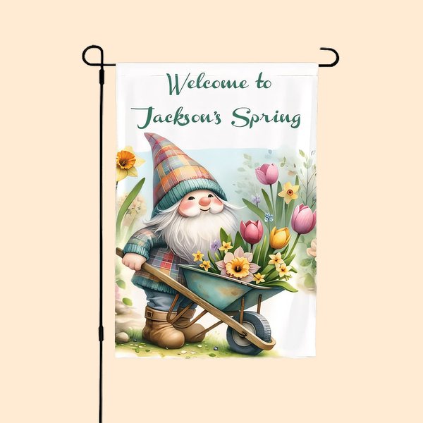 Bandiera da giardino personalizzata di benvenuto alla primavera con nome di piccolo gnomo Decorazione per il cortile del portico Regalo di benvenuto p
