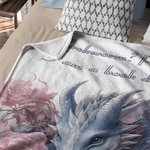 Gepersonaliseerde Boek Draak Deken met Naam Zacht en Warm Leesthema Huisdecoratie Verjaardagscadeau voor Lezers Drakenliefhebbers