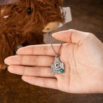 Collier Personnalisé avec Initiale ou Logo Collier Étiquette d'Oreille de Vache Incrusté de Turquoise Cadeau Anniversaire pour Amoureux de Vache