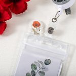 Décor Badge Personnalisé avec Fleur de Naissance Accessoire Créatif en Acrylique pour Carte d'Identité Cadeau pour Enseignant Médecin Infirmier