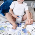 Couverture Personnalisée avec Prénom et Initiale Motif Lapin Pierre Cadeau Anniversaire pour Enfant