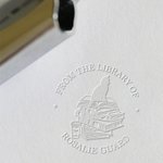 Personalisierte schwarze Katze Kaffee Lesezeit Buch Prägestempel Hand-Prägestempel Set mit Namen Geburtstag Buch Club Bibliothek Geschenk für Bücherwürmer