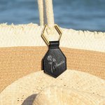 Gepersonaliseerde Geboorte Bloem Sterke Magnetische Leren Naam Hoed Clip met Gouden Gesp Reis accessoire Gift voor Vrouwen