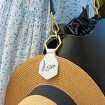 Gepersonaliseerde Geboorte Bloem Sterke Magnetische Leren Naam Hoed Clip met Gouden Gesp Reis accessoire Gift voor Vrouwen