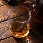 Verre à Whisky Personnalisé avec Nom Gravé Cadeau Anniversaire pour Fans Le Seigneur des Anneaux