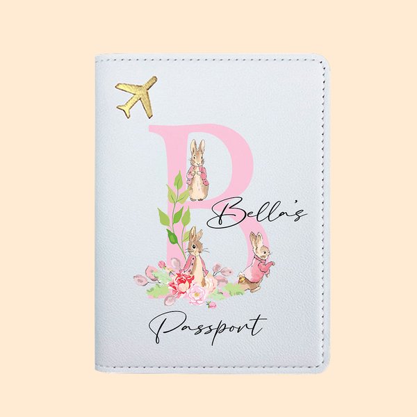 Couverture de Passeport Personnalisée avec Initiale Nom Texte Cadeau à Motif Pierre Lapin pour Amoureux de Voyage