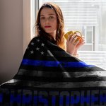 Gepersonaliseerde Blauwe Dunne Lijn Gestreepte Zachte Deken van de Amerikaanse Vlag met Naam Pensioen Afstudeercadeau voor Politieagent