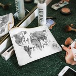 Gepersonaliseerde Change the World Make-up tas met naam wereldkaart verjaardag afstuderen geschenk voor haar