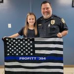 Gepersonaliseerde Blauwe Dunne Lijn Gestreepte Zachte Deken van de Amerikaanse Vlag met Naam Pensioen Afstudeercadeau voor Politieagent