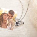 Gepersonaliseerde engel vleugels foto projectie ketting verjaardagscadeau voor haar