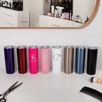 Vaso de peluquería personalizado 20oz Skinny Tumbler con pajita Taza de café metálica portátil Regalo de cumpleaños para estilistas amantes de la peluquería