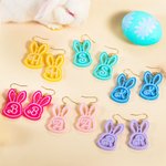 Orecchini pendenti personalizzati in acrilico con iniziale rosa per bambole, regalo di Pasqua per bambine.