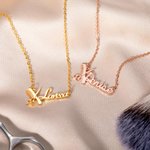 Collier pour Coiffeur Personnalisé avec Prénom Pendentif à Peigne Ciseaux de Coiffure Cadeau Souvenir de Remise des Diplômes