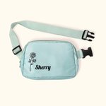 Sac Banane Personnalisé avec Nom et Fleur de Naissance Sace de Sport avec Ceinture Réglable Cadeau Anniversaire St-Valentin pour Femme