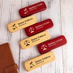 Set di penne a sfera incise in legno personalizzate con scala di giustizia o gavetta del giudice Logo Regalo di laurea per studenti avvocati